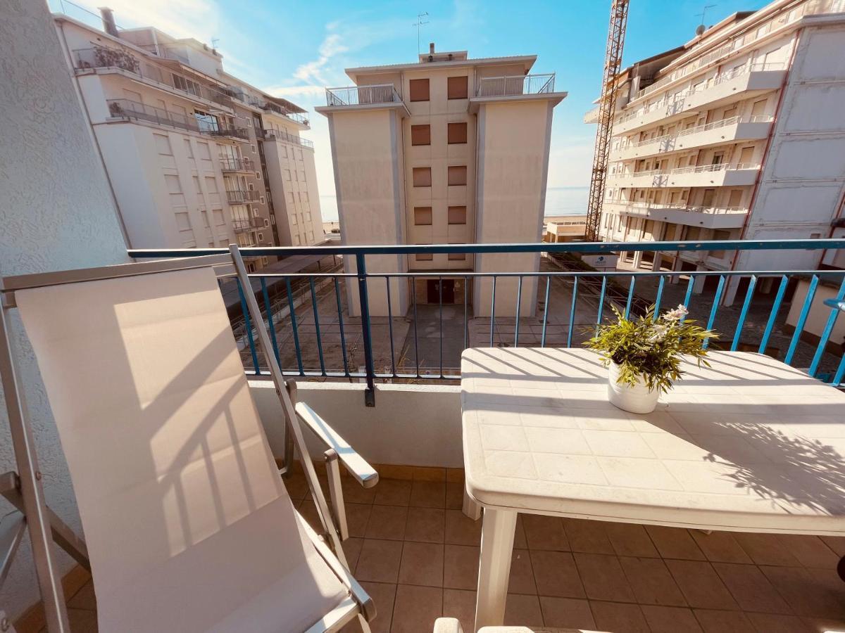 App4Rent Saturno 4 - Family Apartment, Wifi, Parking Lido di Jesolo Luaran gambar