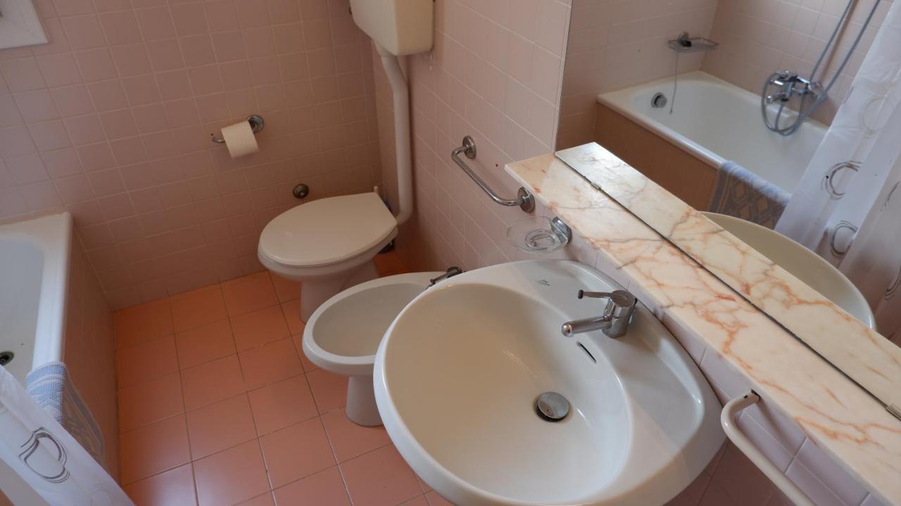 App4Rent Saturno 4 - Family Apartment, Wifi, Parking Lido di Jesolo Luaran gambar